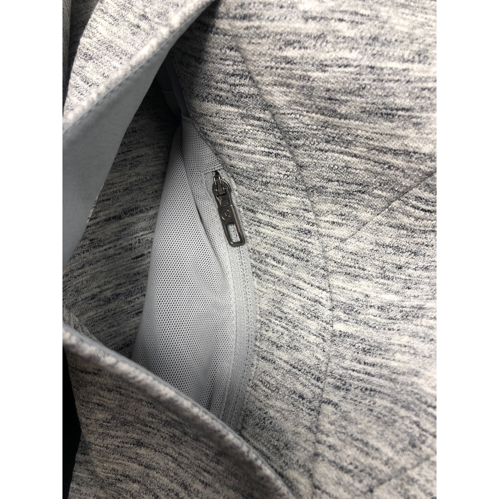 *SOLD* LULULEMON STRATUM Hoodie Jacket Size L - Picture 7 of 8